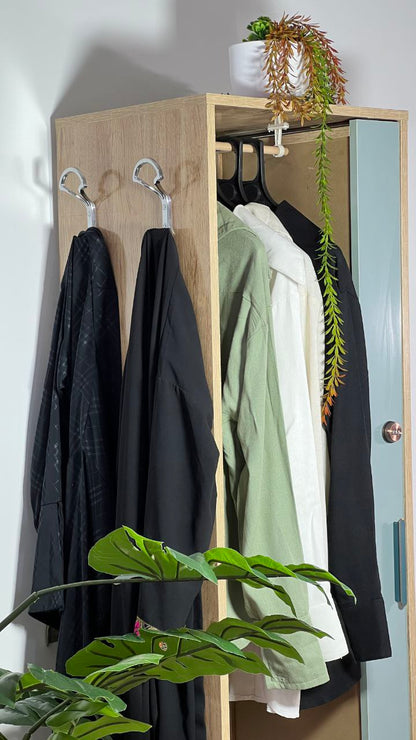 خزانة مبتكرة تجمع بين الأناقة والعملية: تنظيم آمن ومتعدد الوظائف مع توفير مثالي للمساحة